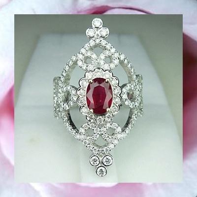 แหวนทับทิมพม่า 1 ct. ประดับเพชร