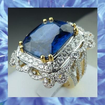 แหวนไคยาไนท์ 11.7 ct. ล้อมเพชร